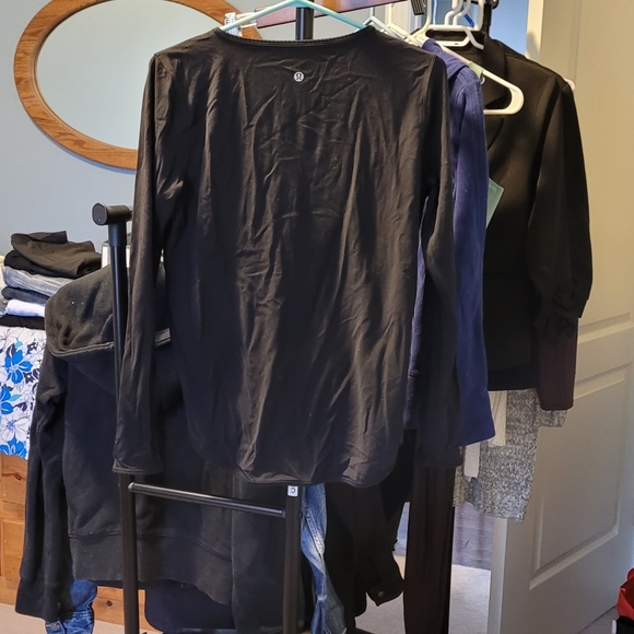 Lululemon Long Sleeve Shirt - Picture 3 of 3